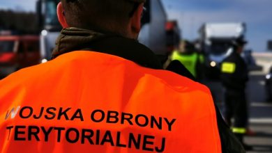 Śląskie: Policja, Straż Miejska i żołnierze kontrolują miejsca objęte zakazem. Z danych policji wynika, że w niedzielę nie stosowaliście się do obostrzeń (fot.Śląska Policja)