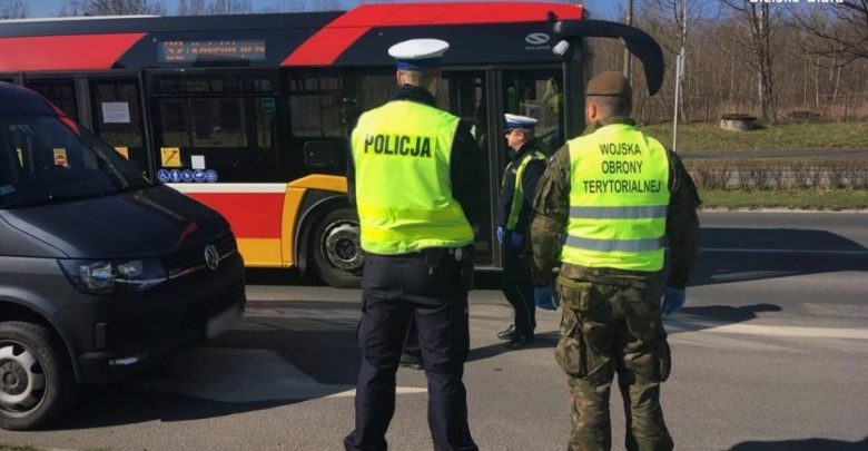 Śląskie: Żołnierze Wojsk Obrony Terytorialnej wyszli na ulice (fot.Śląska Policja)