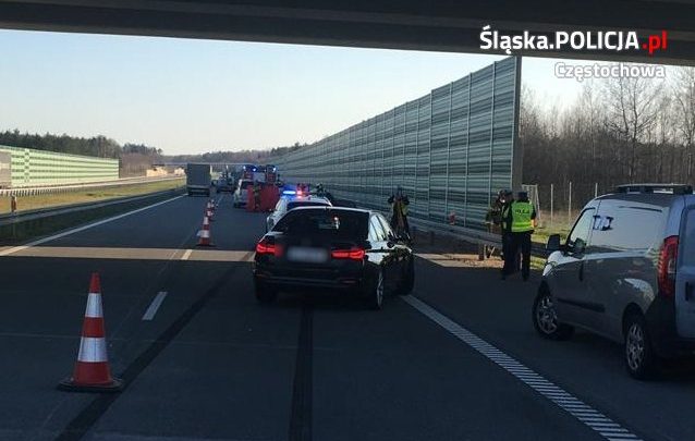 Śląskie: Przechodził przez autostradę. Zginął na miejscu (fot.Śląska Policja)