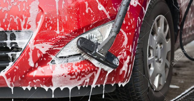 500 złotych mandatu za mycie samochodu w myjni samochodowej