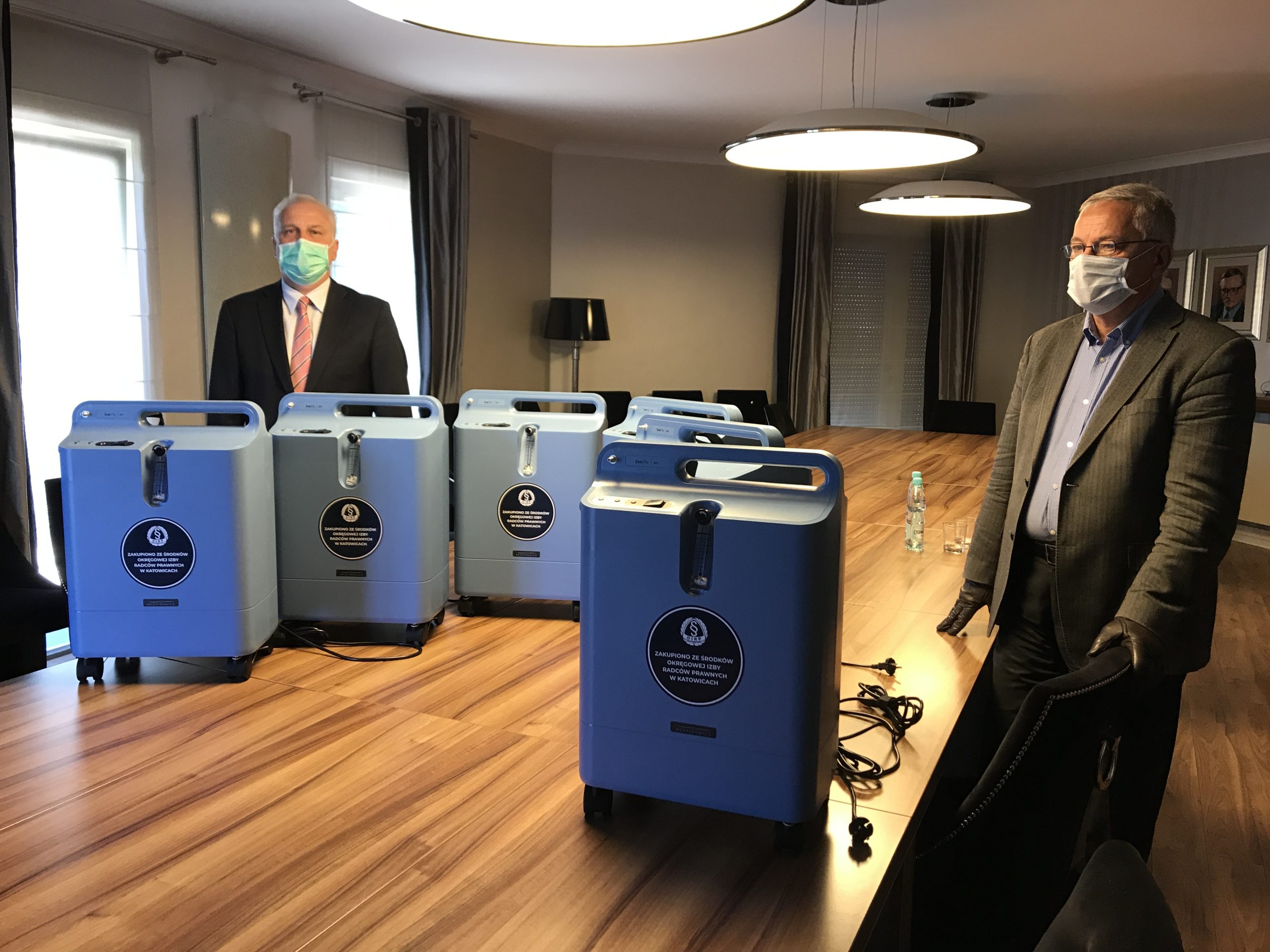 Do Zespołu Szpitali Miejskich w Chorzowie trafiły 3 koncentratory tlenu zakupione przez Okręgową Izbę Radców Prawnych z Katowic (fot.UM Chorzów)