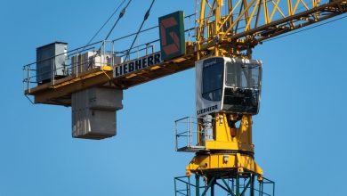 Przechylił się dźwig na budowie w Tychach! Ewakuowano prawie 200 osób