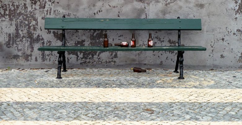 Śląskie: "Miał potrzebę napić się alkoholu w miejscu publicznym, bo na świeżym powietrzu lepiej smakuje". 33-latek stanie przed sądem (fot.poglądowe/www.pixabay.com)