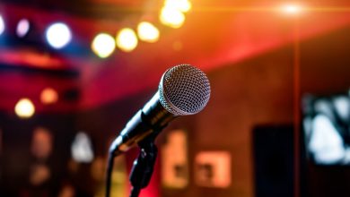 Częstochowa: jutro balkonowe karaoke. Teksty wyświetlą na ekranie. Fot. poglądowe pixabay.com