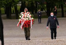 Maski, odstęp i pustki. Skromne obchody 3 Maja w Katowicach