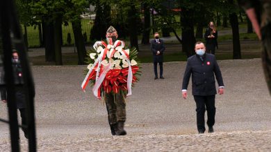 Maski, odstęp i pustki. Skromne obchody 3 Maja w Katowicach