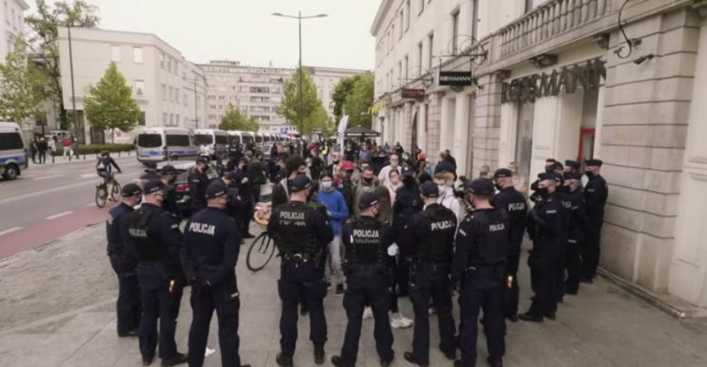 Protest przedsiębiorców w Warszawie: Zatrzymany uczestnik ze Śląska ma objawy zakażenia!