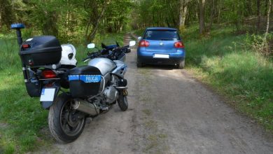 Sporych kłopotów narobił sobie 27-latek, który VW Golfem uciekał policji. W czasie pościgu potrącił policjanta! (fot.policja)