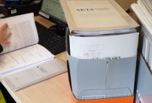 Miała kupić przybory dla szkół, wyłudziła blisko 2 mln zł! Ponad 10 tysięcy zarzutów dla kobiety ze Śląska!