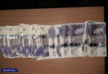 W kantorach wymieniali fałszywe funty na prawdziwe pieniądze!