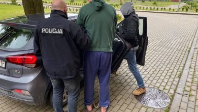 Katowali bliźniaczki. Matka z zarzutem znęcania, konkubent z zarzutem usiłowania zabójstwa (fot.policja.pl)