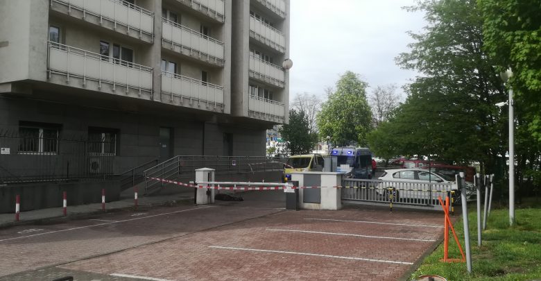 PILNE!!! Tragedia w Katowicach! Mężczyzna wypadł z 18 piętra! (fot.katowice24.info)