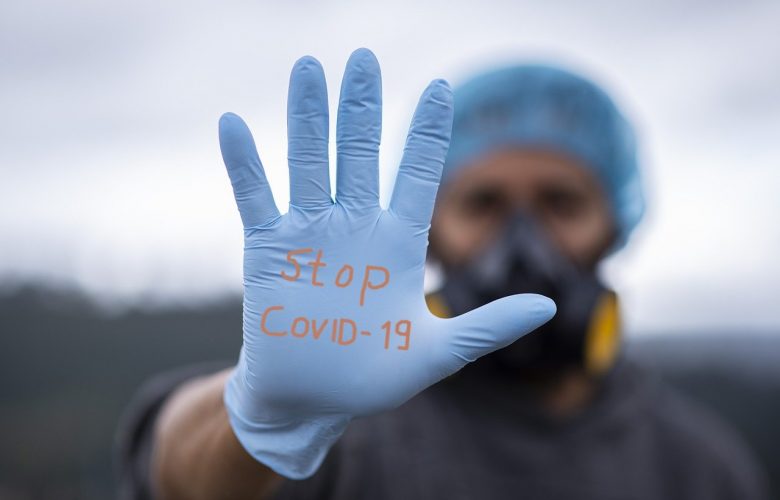 Na ten moment na COVID-19 zachorowało prawie 62 mln ludzi na świecie, a z powodu zakażenia SARS-COV2 zmarło prawie 1,5 mln. [fot. poglądowa / www.pixabay.com]