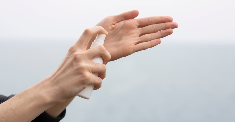 Jak nawilżyć suche dłonie? (fot. unsplash.com)