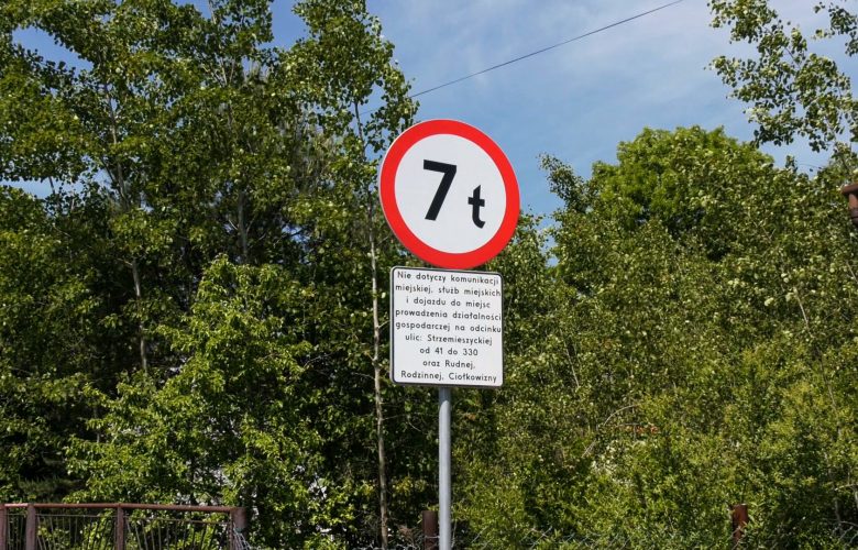 Sławków protestuje! Mieszkańcy nie chcą jeżdżących TIR-ów pod oknami [WIDEO]