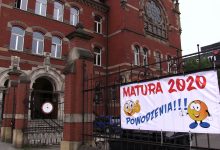 Matury 2020: Stres z tematami i stres z koronawirusem. Jak poszły na Śląsku?