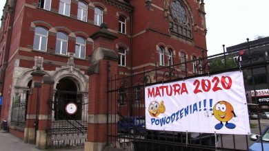 Matury 2020: Stres z tematami i stres z koronawirusem. Jak poszły na Śląsku?