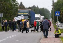 1000 tirów dziennie pod oknami! Mieszkańcy Sławkowa wyszli na ulice i zorganizowali protest!