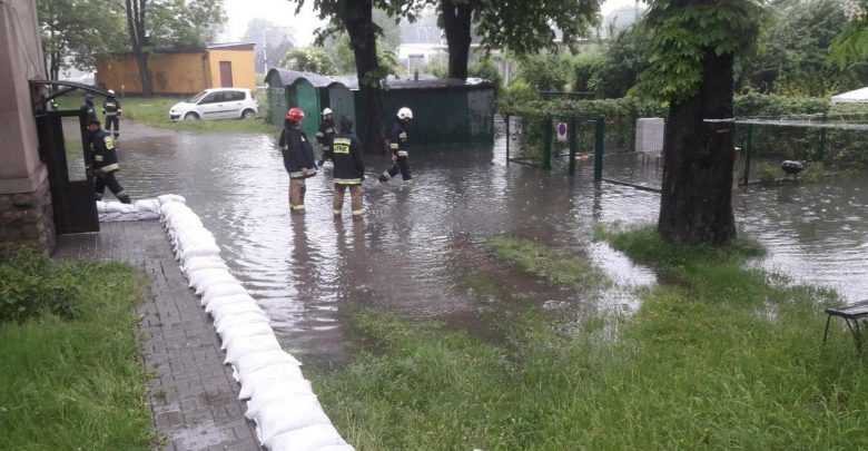 Deszczu coraz mniej, wody opadają- wojewoda śląski odwołał obowiązujące w kilku gminach pogotowie powodziowe