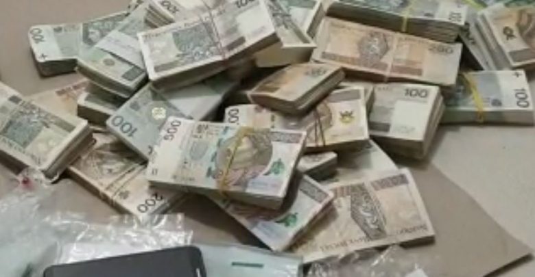 Śląscy policjanci zatrzymali członków międzynarodowej grupy przestępczej i zabezpieczyli ponad 1,5 mln złotych