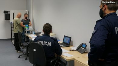 Bielsko-Biała: Podpalili BMW warte 100 tys. złotych. Sprawcy zatrzymani. Grozi im 5 lat więzienia (fot.Śląska Policja)