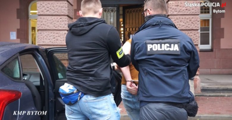 Pięciu "policjantów" z Zabrza zatrzymanych. Wyłudzili ponad 300 tys. złotych (fot.Śląska Policja)