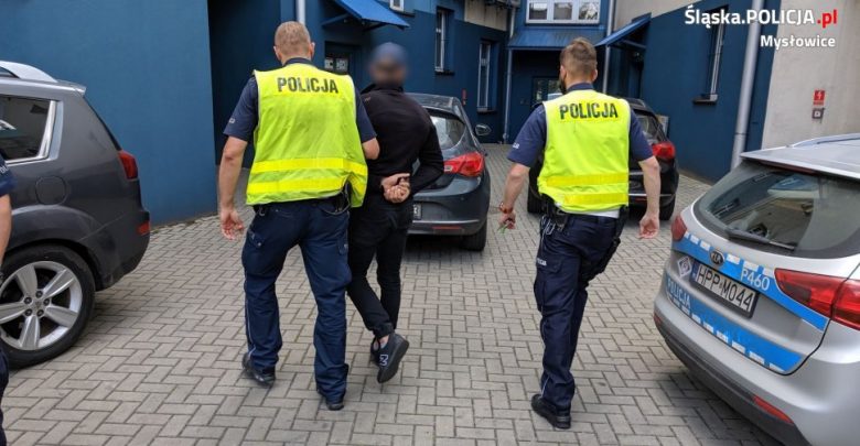 Mysłowice: Fałszywy policjant zatrzymany na gorącym uczynku (fot.Śląska Policja)