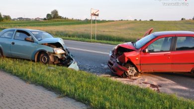 Tragiczny wypadek w Tarnowskich Górach. Nie żyje kierowca fiata (fot.Śląska Policja)