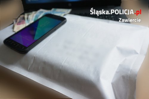 Policja ostrzega przed oszustwami za pośrednictwem SMS-ów. Mieszkanka Zawiercia straciła ponad 30 tys. złotych (fot.Śląska Policja)