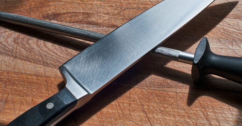 Śląskie: Zaatakowała partnera kuchennym nożem. Kobiecie grozi kilka lat więzienia (fot.poglądowe/www.pixabay.com)