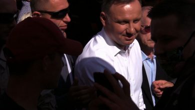 Andrzej Duda z wizytą w województwie śląskim. Witali go zwolennicy jak i przeciwnicy [WIDEO]