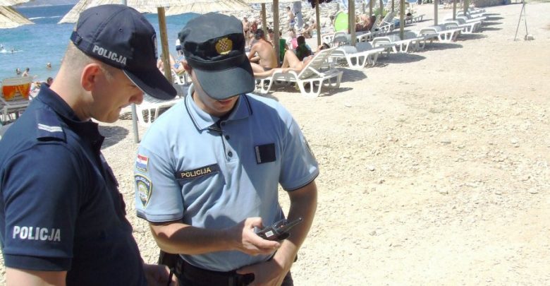 Policjanci z Polski rozpoczęli letnią służbę w Chorwacji