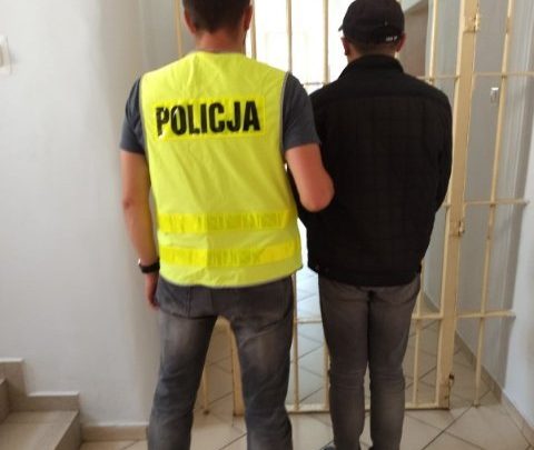 Umówił się z 14-latką, ale na miejscu czekali na niego policjanci. 45-letni pedofil został zatrzymany (fot.policja.pl)