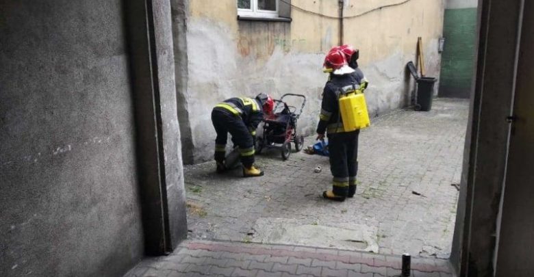 Próbowali zdemontować zbiornik z gazem. Interweniowała straż miejska. Fot. Straż Miejska w Katowicach