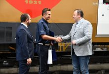 Bohater ze śląskiej policji – uratował kobietę na przejeździe kolejowym