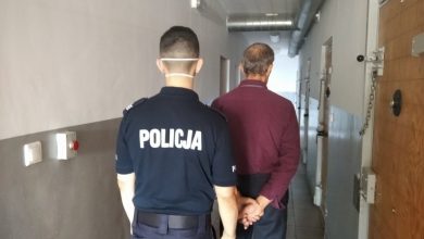 Racibórz: Zaatakował swoją ofiarę paralizatorem, później ją okradł. 63-latek został aresztowany (fot.Śląska Policja)