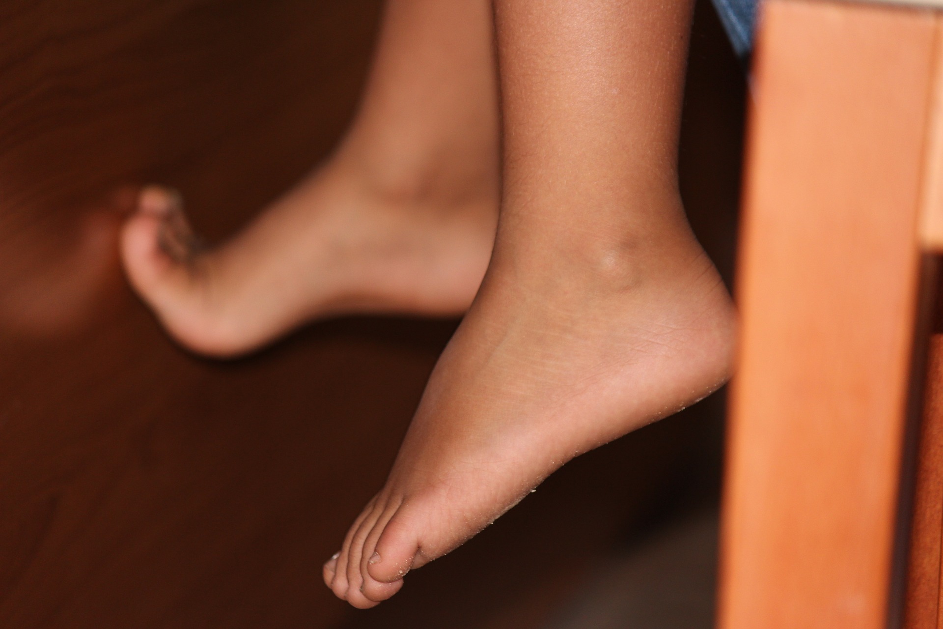 Błąkał się w nocy po ulicy w samej bieliźnie. 7-latek wyszedł, gdy jego pijany ojciec spał (fot.poglądowe/www.pixabay.com)