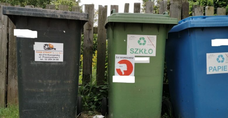 W Bytomiu ruszyły kontrole segregacji odpadów. Będą naklejki na koszach. Fot. UM w Bytomiu