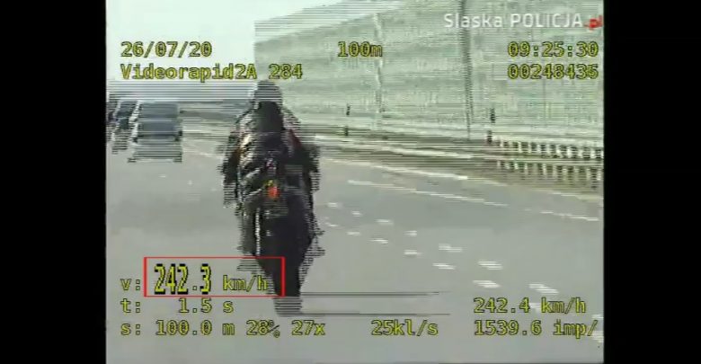 Gliwice: Motocyklista pruł po A1 242 na godzinę! Policjanci z grupy SPEED ledwo nadążali (fot.policja)