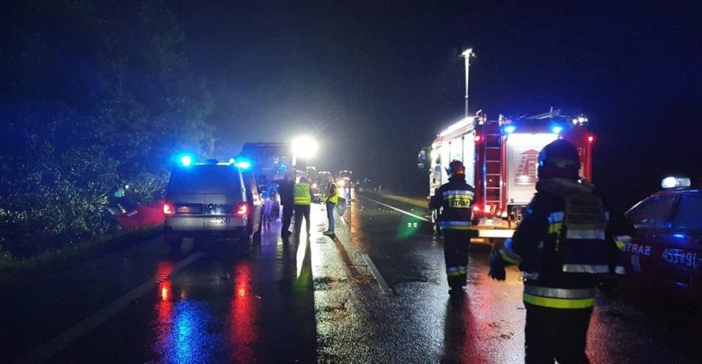 9 osób zginęło w wypadku pod Gliwicami! Zderzenie busa i autokary na DK 88 w Kleszczowie