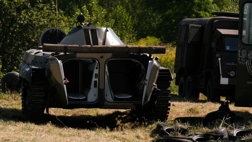 Transportery opancerzone i zabytki z pola bitwy. Piknik Militarny w Wojkowicach