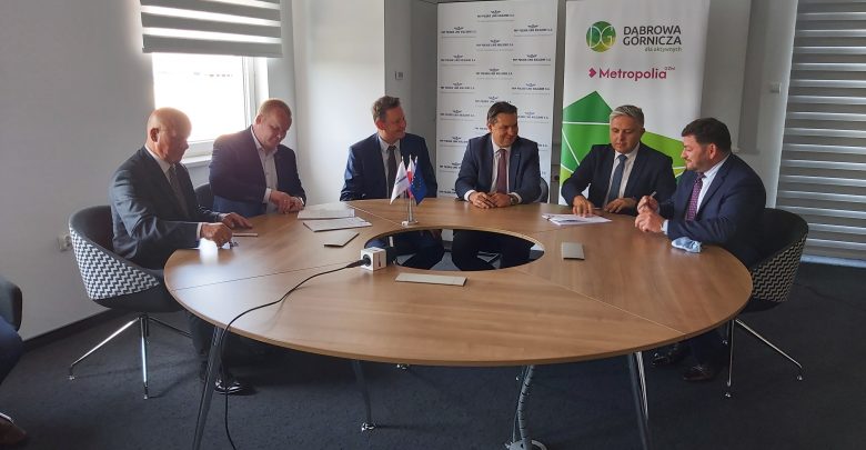 Podpisano umowę na budowę nowego centrum przesiadkowego w Dąbrowie Górniczej. [fot. Katarzyna Głowacka, materiały prasowe]