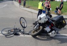 10-latek wpadł na rowerze prosto pod motocykl. Trafił do szpitala. Fot. Śląska Policja