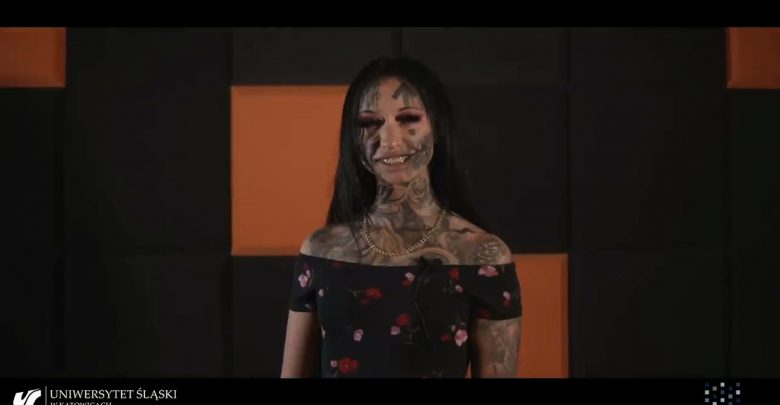 Gej, niepełnosprawny i dziewczyna z tatuażem. Spot Uniwersytetu Śląskiego ma uczyć tolerancji