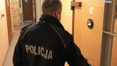 Zamiast sprzedać kołdry i pościele, ukradli kilka tysięcy złotych. Fot. Śląska Policja