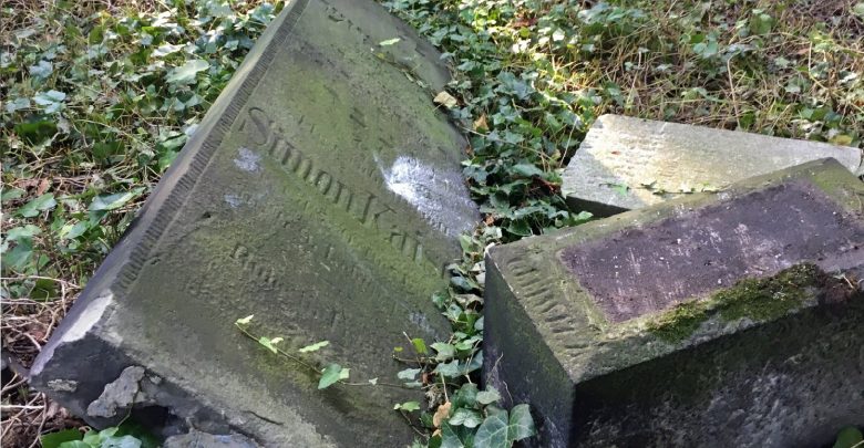 Żydowski cmentarz w Zabrzu zdewastowany! Wandale zniszczyli kilkadziesiąt nagrobków