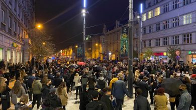 Ogromne protesty ws. zakazu aborcji na Śląsku! W Katowicach protestujący i policja pod katedrą! (foto. Bartosz Bednarczuk)