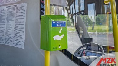 Bezdotykowa dezynfekcja rąk w autobusach szkolnych (fot.UM Bytom)