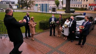 Czerwona strefa rozlewa się na śląskie gminy. Zakaz wesel, zdalne nauczanie i starostowie z koronawirusem