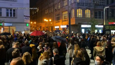 W tę znamienną dla historii Polski datę kobiety i Ci, którzy je w strajkach wspierają ponownie wychodzą na ulice. Największy protest odbywa się w stolicy. [fot. poglądowa / archiwum]